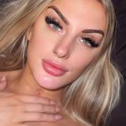 JadeHoneyy