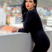 caroline_host