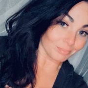 Heather-Hotynextdor
