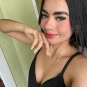 mia_kisses2