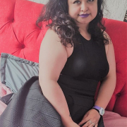 curvy_diana_