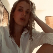 violet_blue_eyes