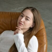 dainty_woman