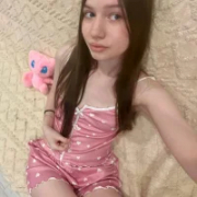 Mia_pinkie