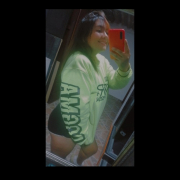 Conniie_Bon