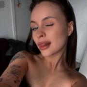 ViviennLove18