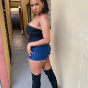 Tee_Baddie23