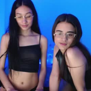 scarlett_and_nicolett