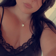 QueenBee12210
