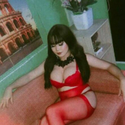 AmandaHugecockx
