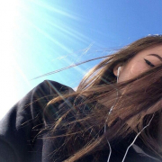 Molly_Bron