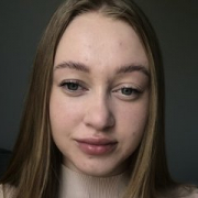 Mia054
