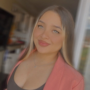 Bella_Turner
