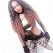 Naomykissme