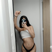zoe_hills1__