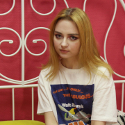 YoungBlondeLolli