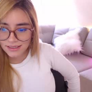 ariana_es