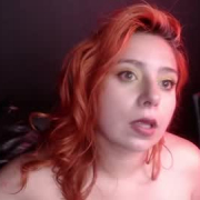 laura_red