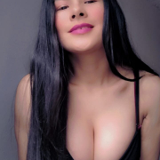 Lunaa_Bella_