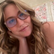 Ellie_Cheeks