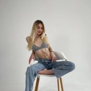 PrettyMolly_
