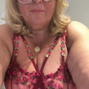 MoistCurveyChanel
