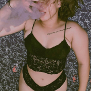 Hot-Sarah-arabic
