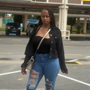CurvyLayra