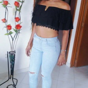 mia_brunette_