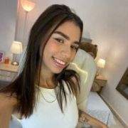 BrunetteAdams001