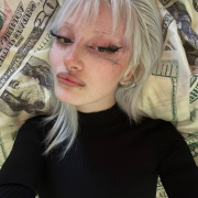 Violet_Lorein