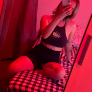 Hostess_hot