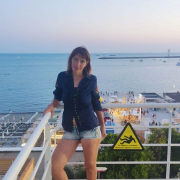 Kiss_Bella
