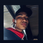 aron_davasu