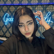 Janine_Loy