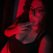 Amber_rosse_outdoors