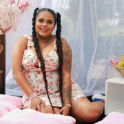 amara_curvy_