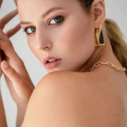 Ella_Love
