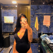 Bella_____