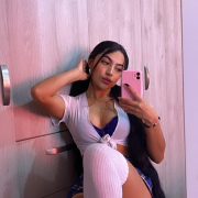 daniela_evans