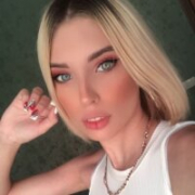 Isabella_Jones69