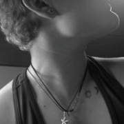 bella_red_