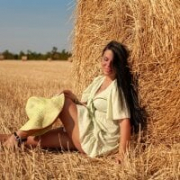 Lola_Hale