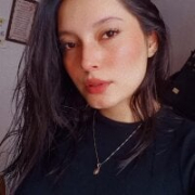 Mia_Roberts1