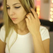 theinn0c3ntbrunette