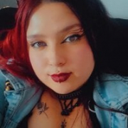 Curvy-Queen