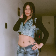 Sara-Hot_