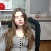 ariana_more
