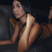 Alexa_Barnes