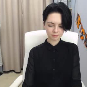 ella_leen